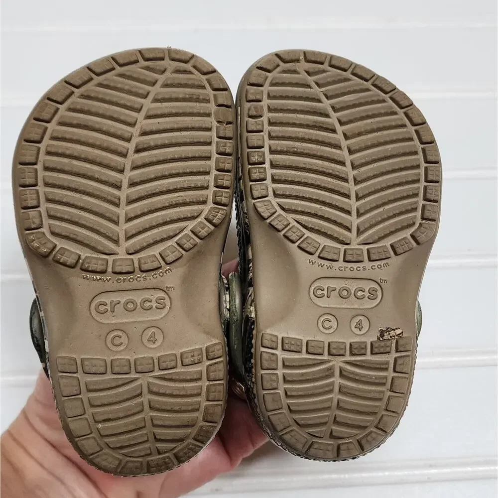 Crocs Classic Realtree Toddler Clogs Sandals Size 4 Toddler Green & Tan